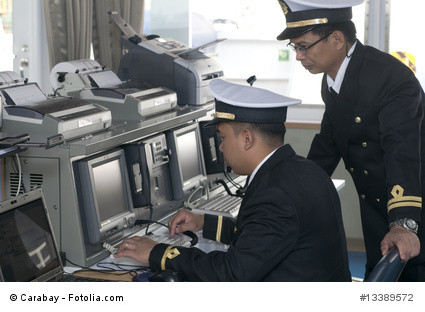 Der Beruf mit K Kapitän erfordert heute viel technisches Wissen, ob im Flugzeug oder modernen Schiff